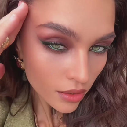 Eyeliner chromatique — Transformez votre regard en arme fatale